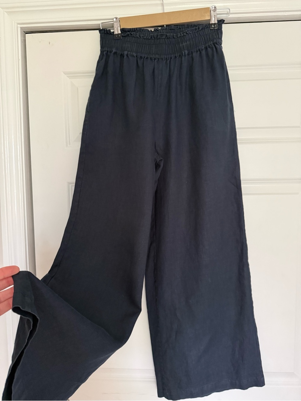 Esmaee’ Linen Wide Leg Pant in Blue - Picture 4 of 12